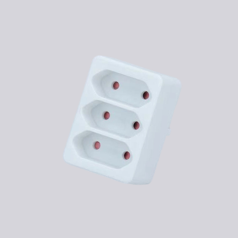 G01/3 adapter z trzema płaskimi wtyczkami